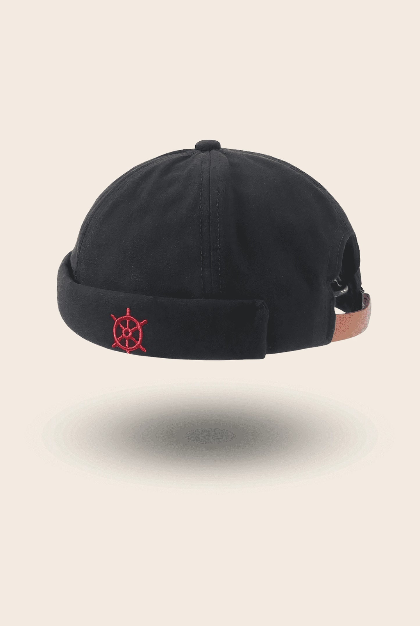 Bonnet docker Marin noir, vue de dos avec gouvernail brodé