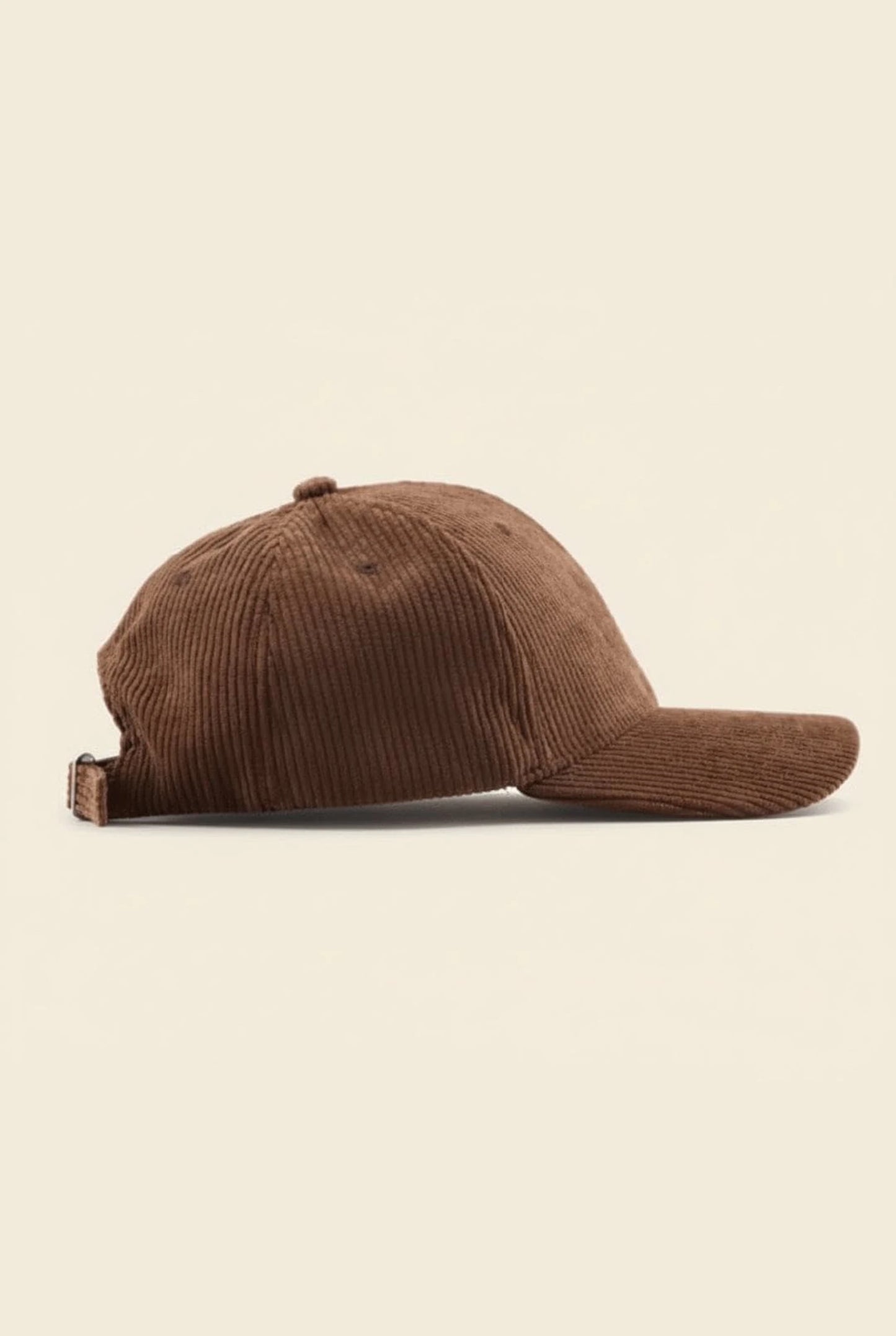 Casquette velour côtelé marron foncé, vue de profil