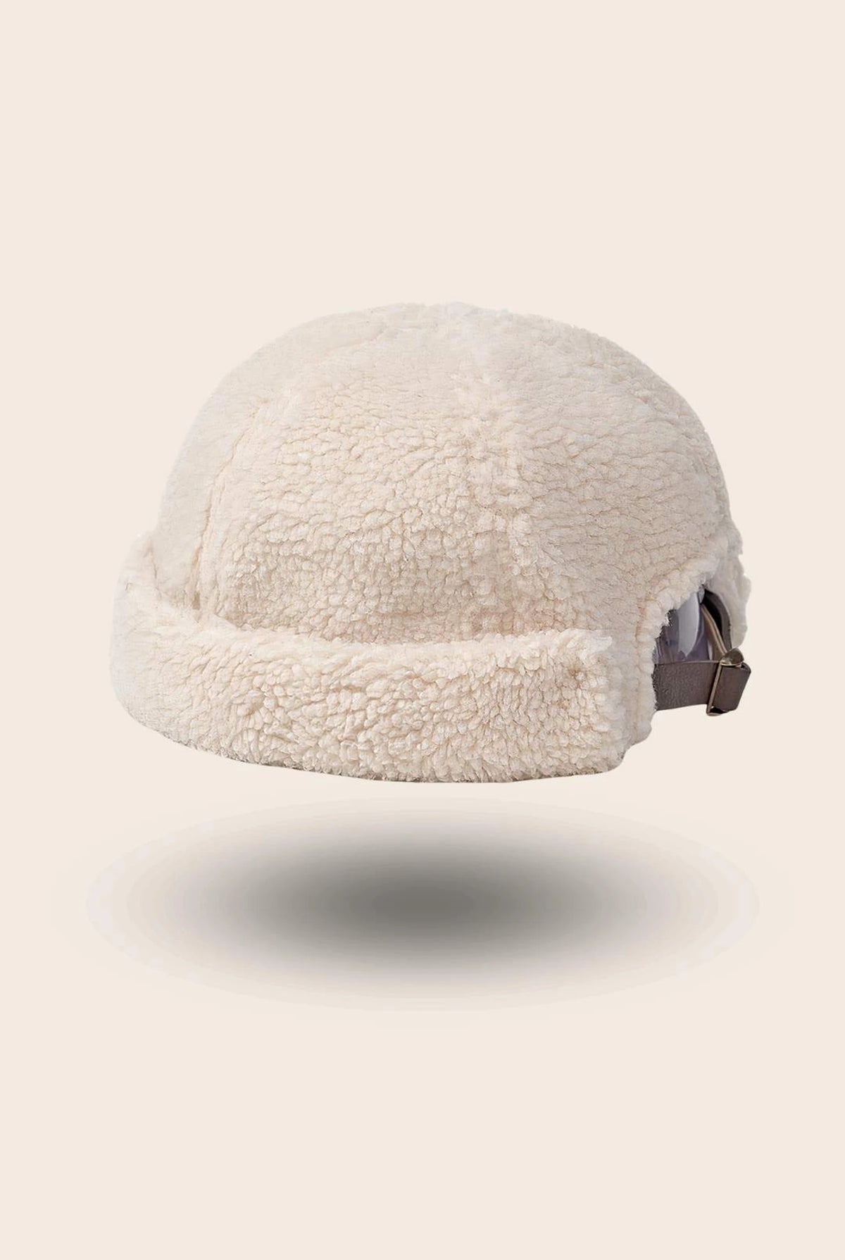 Bonnet docker Mouton retourné ivoire, packshot vue de profil