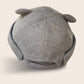 Bonnet Chaton docker gris avec oreilles de chat, vue de dos