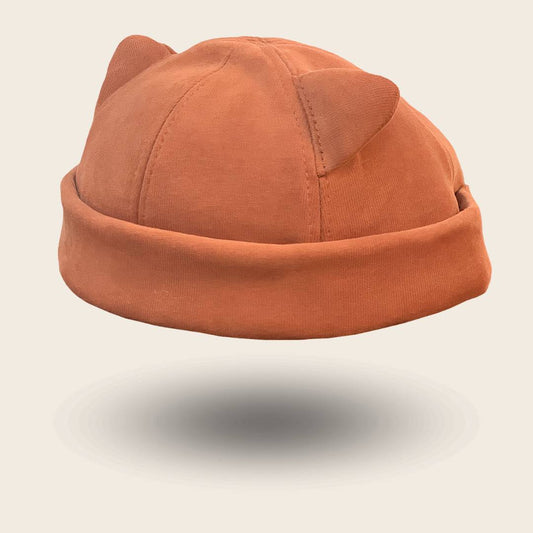 Bonnet Chaton docker terracotta avec oreilles de chat, vue de face