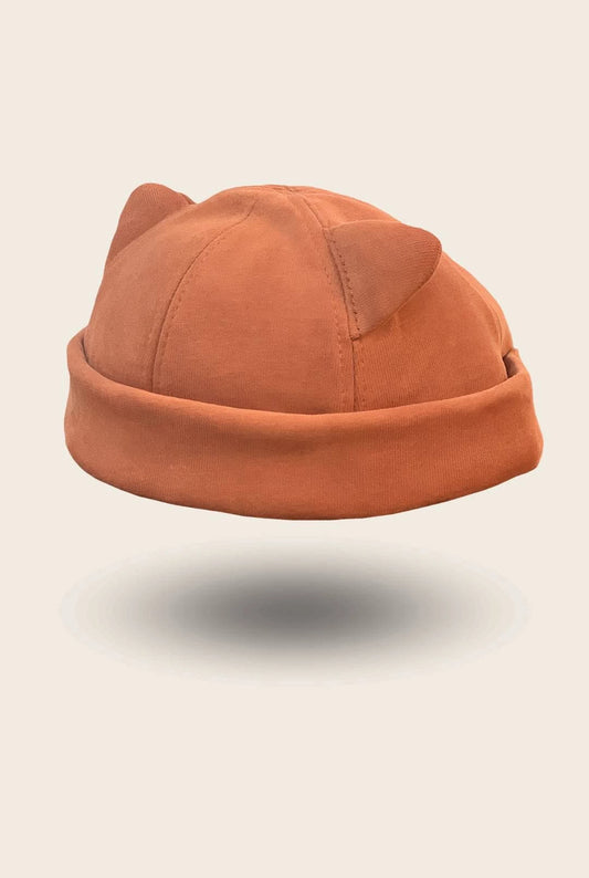 Bonnet Chaton docker terracotta avec oreilles de chat, vue de face