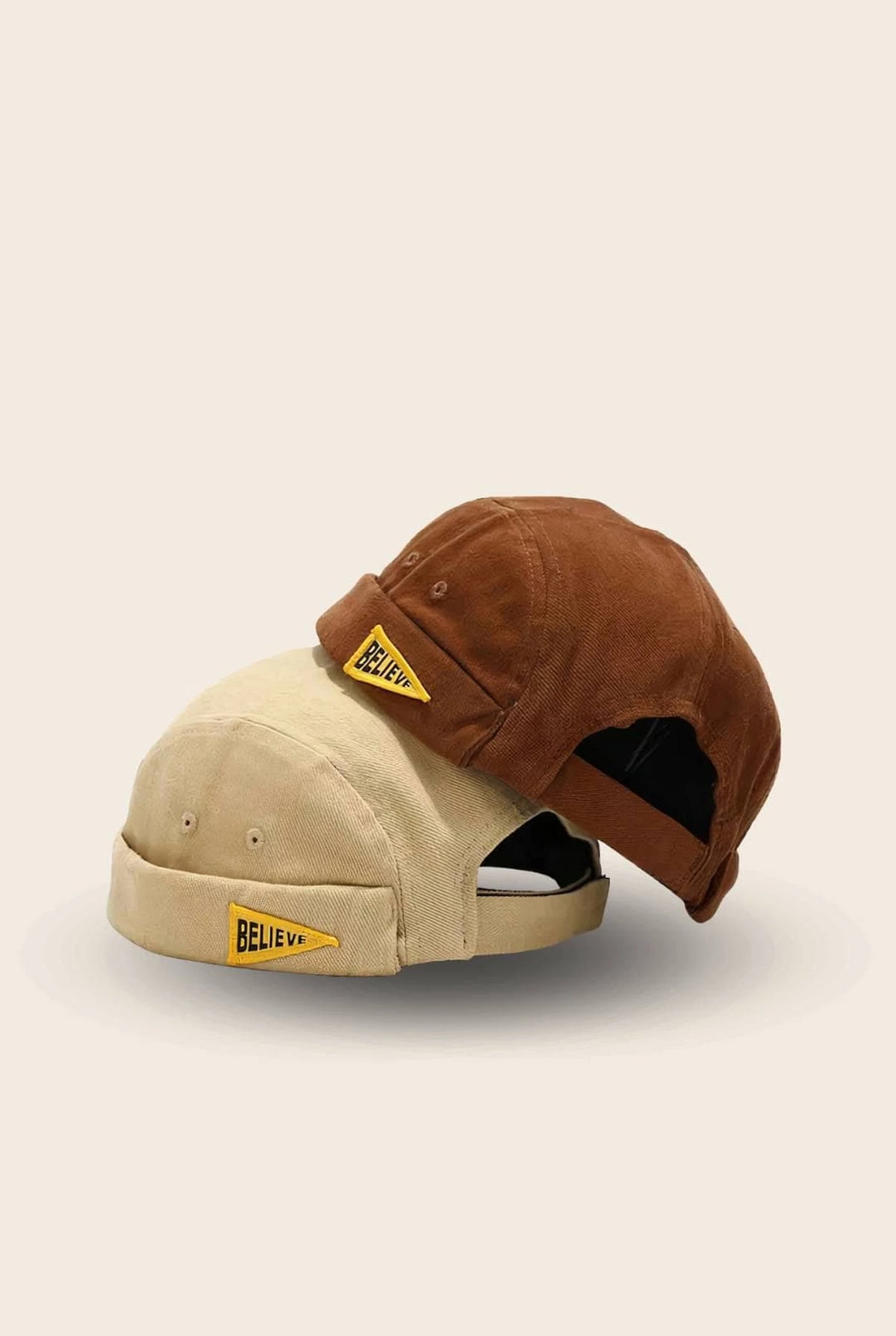 Bonnets docker Believe marron et beige superposés