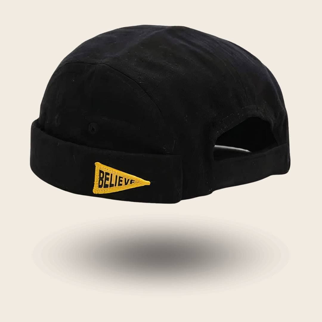 Bonnet docker Believe coloris noir, vue de trois quarts arrière