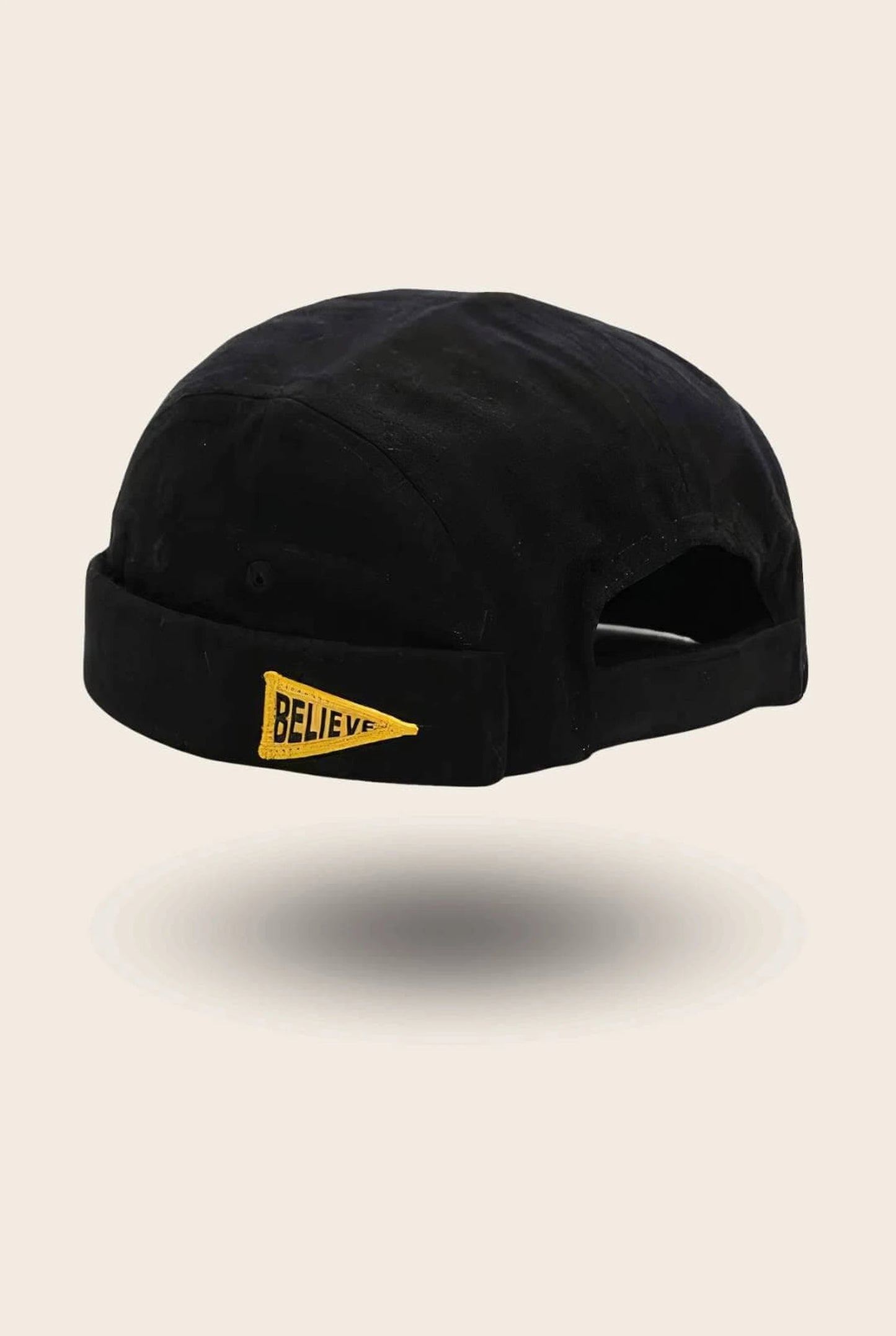 Bonnet docker Believe coloris noir, vue de trois quarts arrière