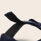 Gros plan sur la fermeture scratch du bonnet docker Bleu