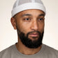Bonnet docker Filet blanc porté par un homme, portrait