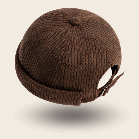 Bonnet docker Hiver marron, bord tricoté épais, vue de trois quarts arrière