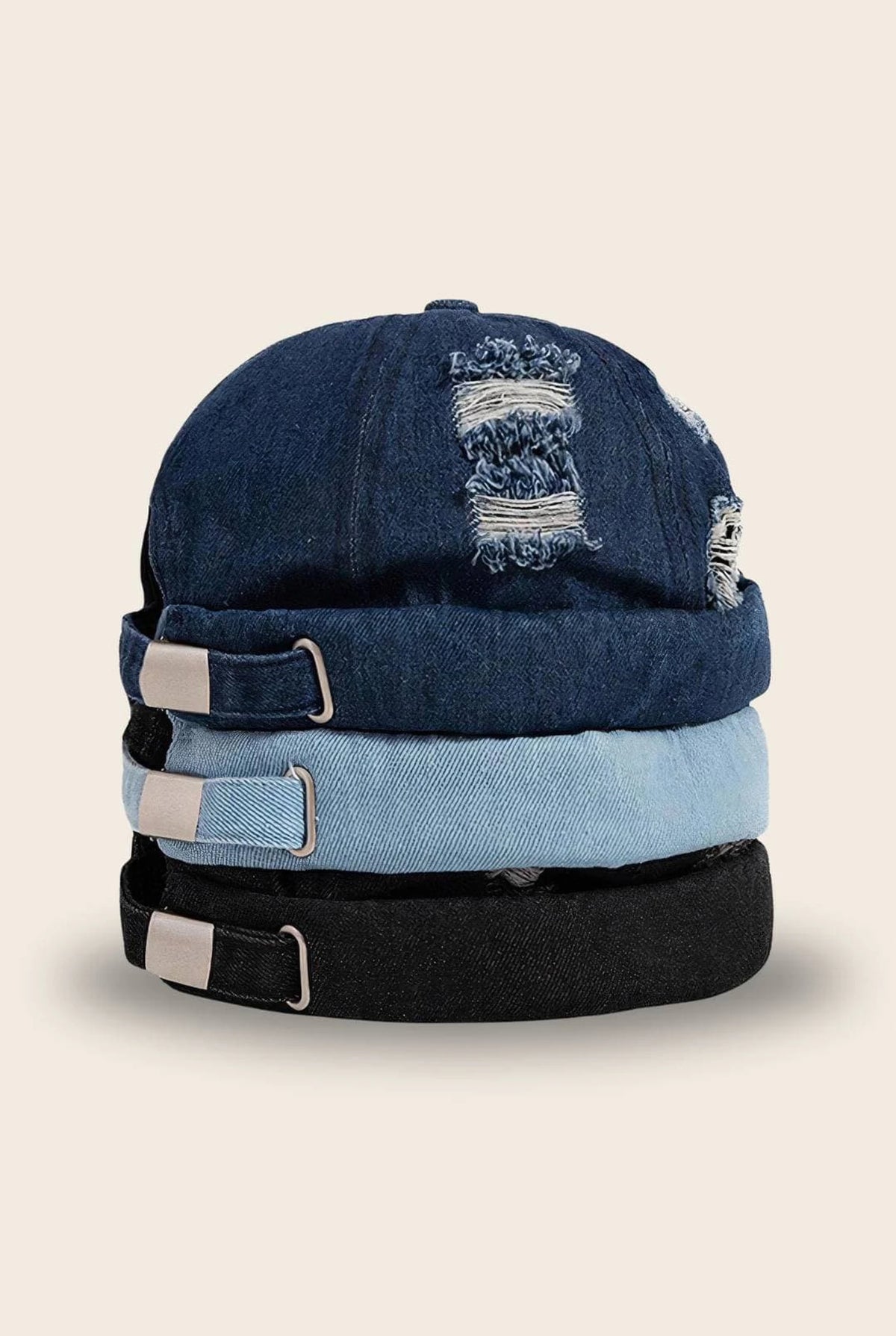 Bonnets docker en Jean empilés, vue de profil avec sangles