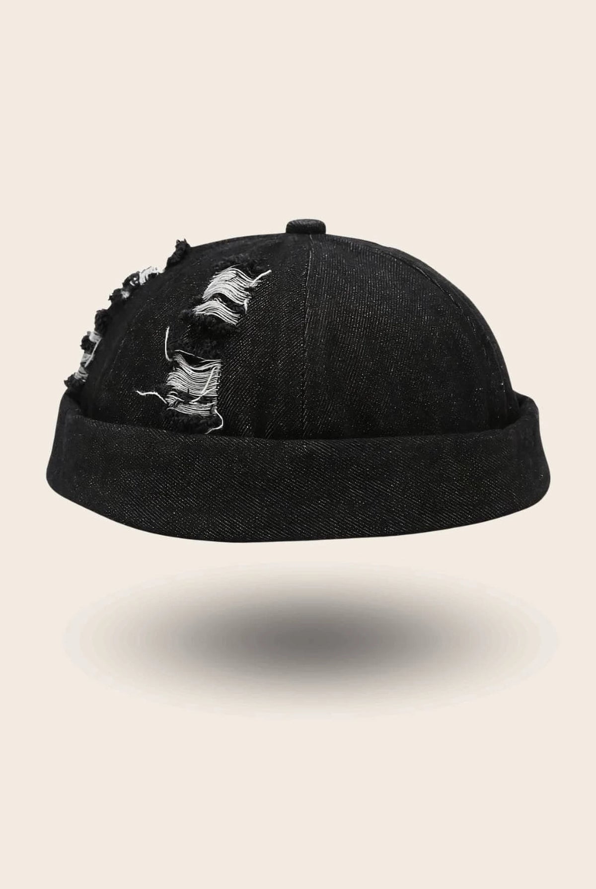 Bonnet docker en Jean noir effet délavé et déchiré, vue de face