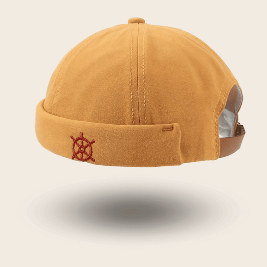 Bonnet docker Marin moutarde avec gouvernail brodé, vue de dos