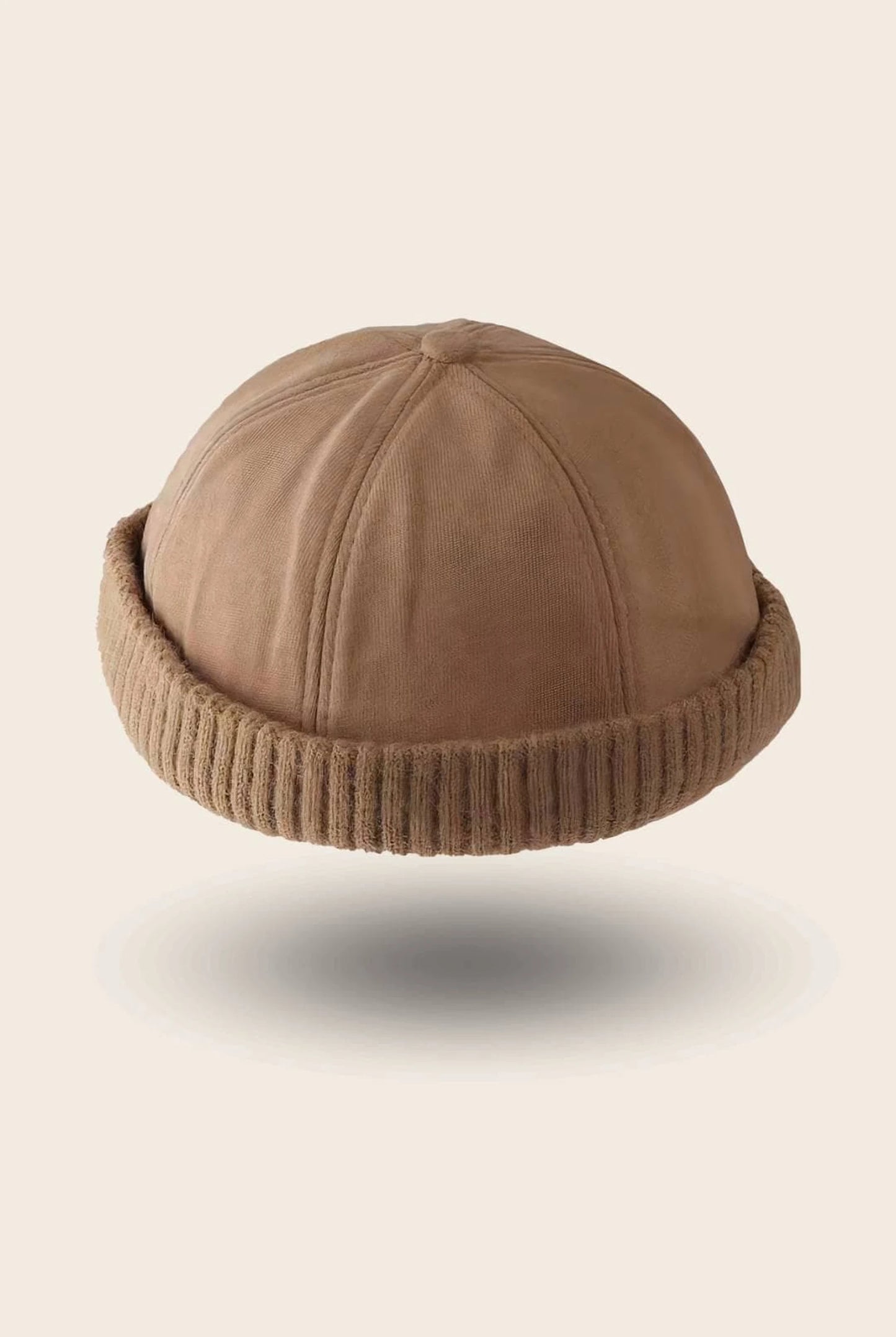 Bonnet docker Molleton camel, bord tricoté épais, vue de trois quarts arrière
