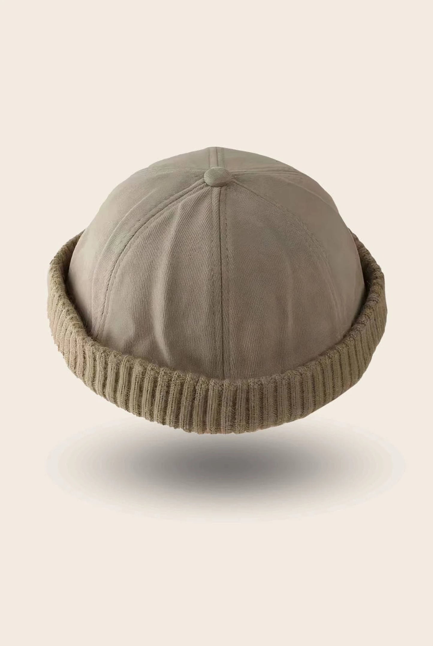 Bonnet docker Molleton taupe, bord tricoté épais, vue de trois quarts arrière