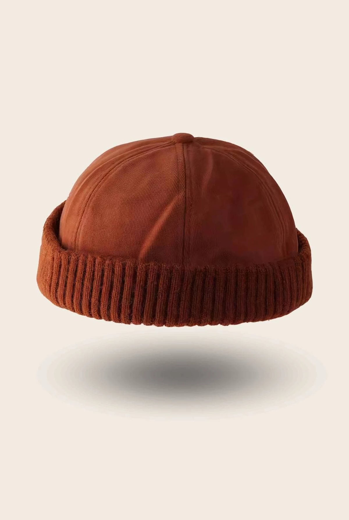Bonnet docker Molleton terracotta, bord tricoté épais, vue de trois quarts arrière