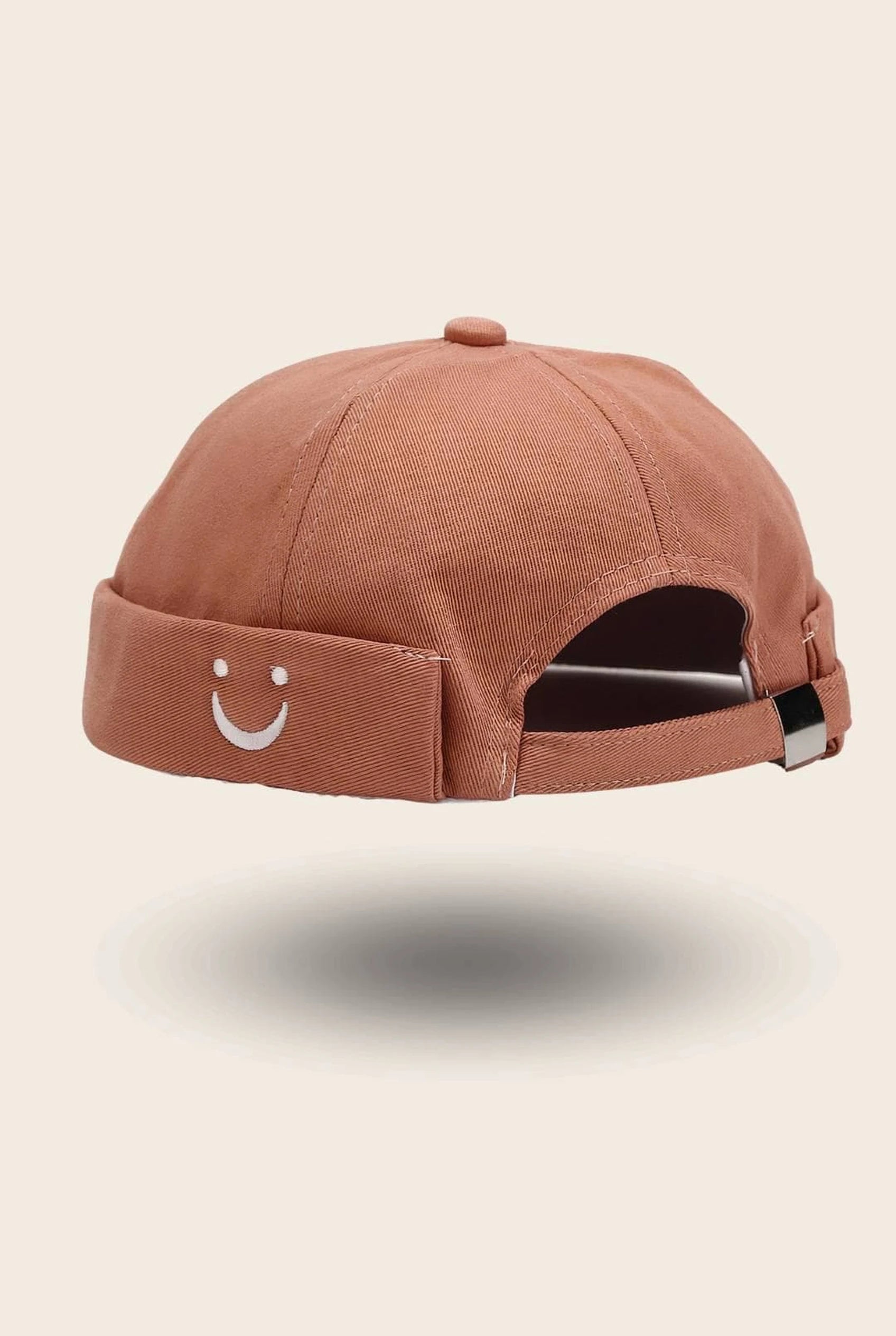 Bonnet docker Smiley terracotta avec patch smiley brodé, vue de dos