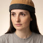 Bonnet docker Streetwear jaune porté par une femme, portrait