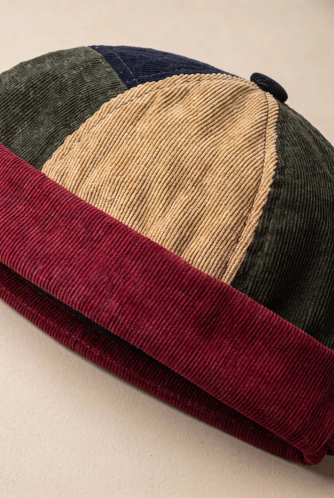 Gros plan sur la matière du bonnet docker Vintage