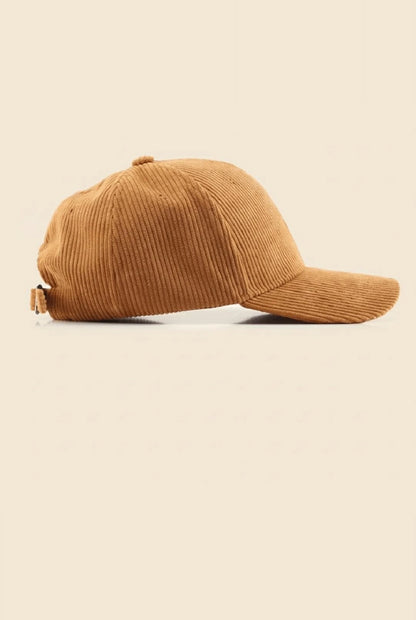 Casquette velour côtelé camel, vue de profil
