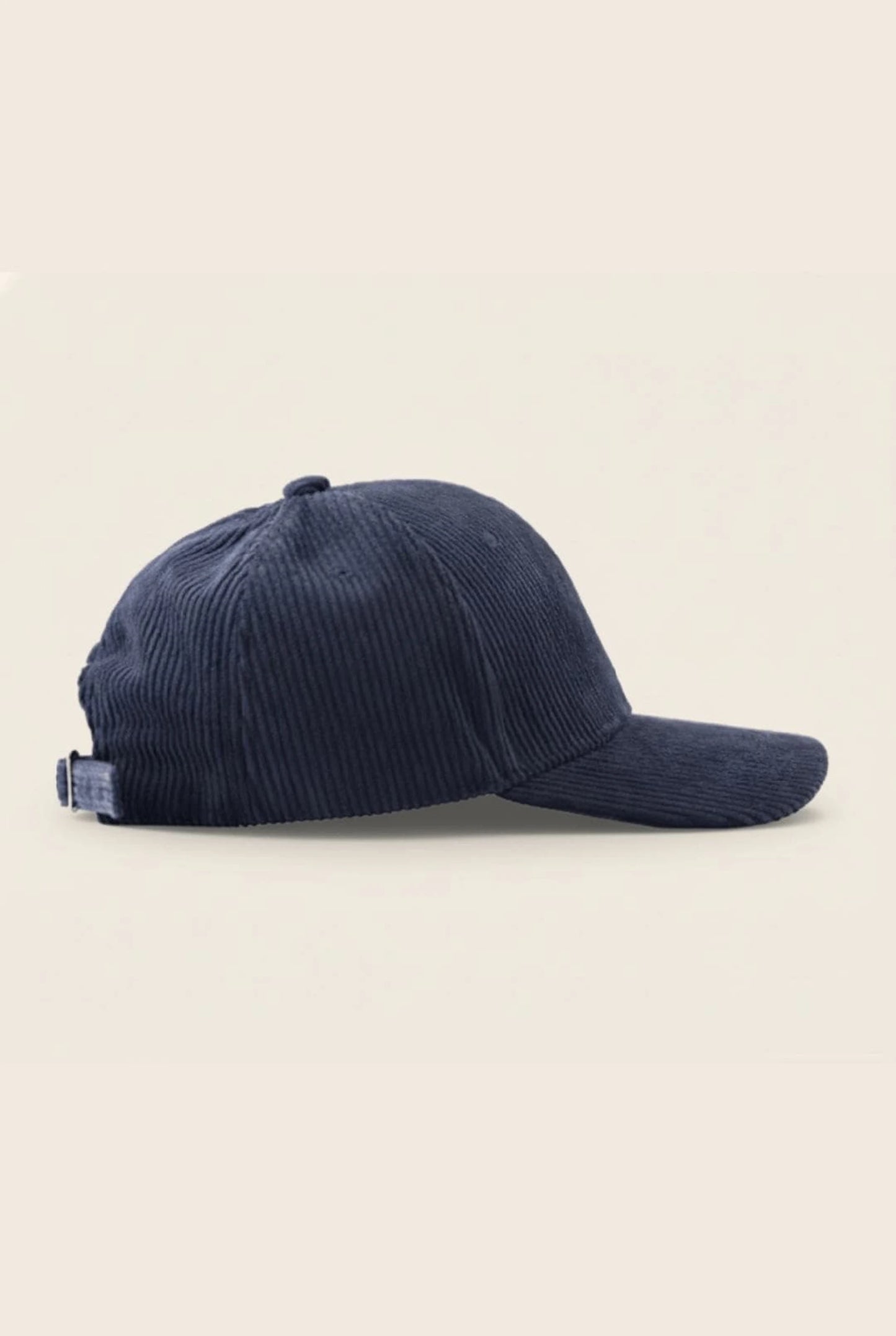 Casquette velour côtelé bleu marine, vue de profil