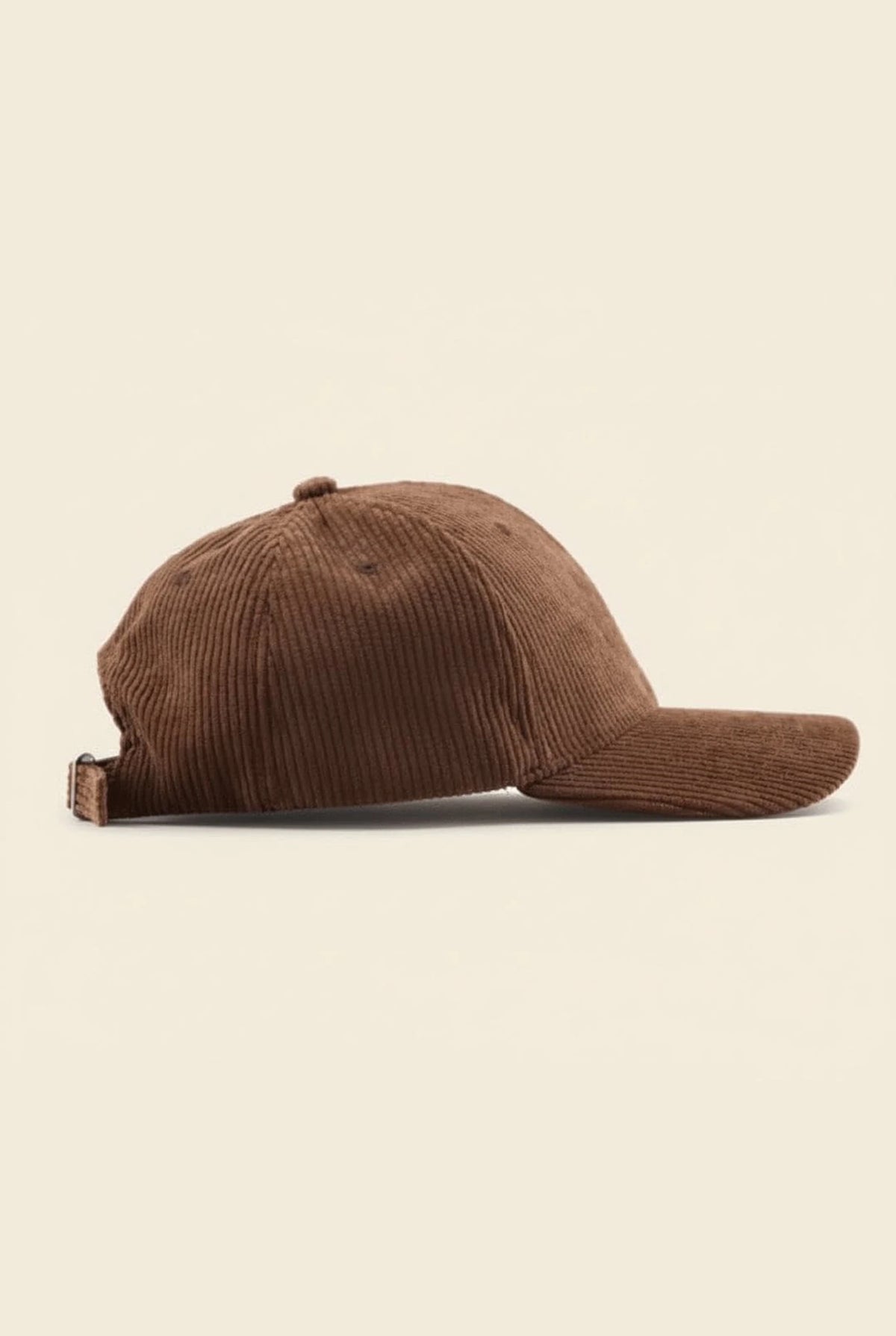 Casquette velour côtelé marron foncé, vue de profil