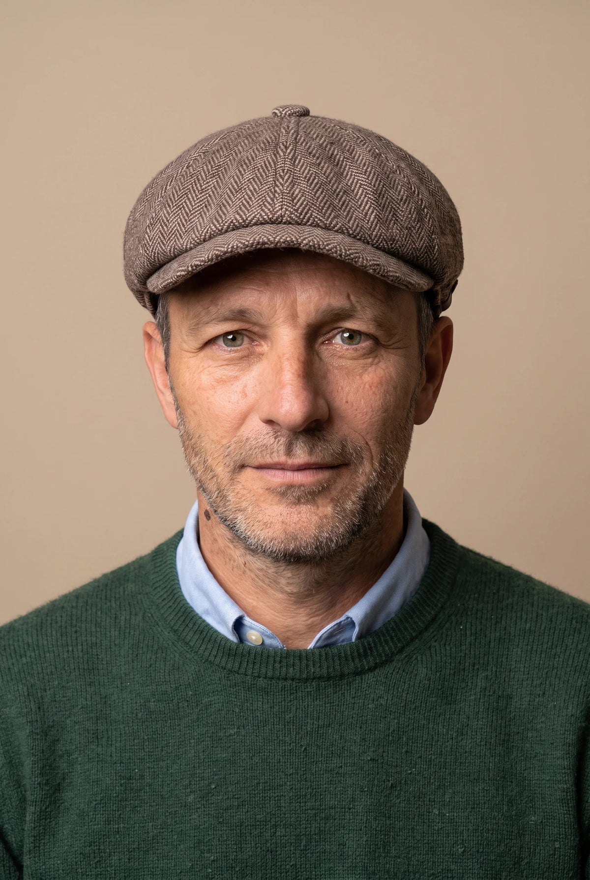Casquette gavroche chevrons porté - photo studio