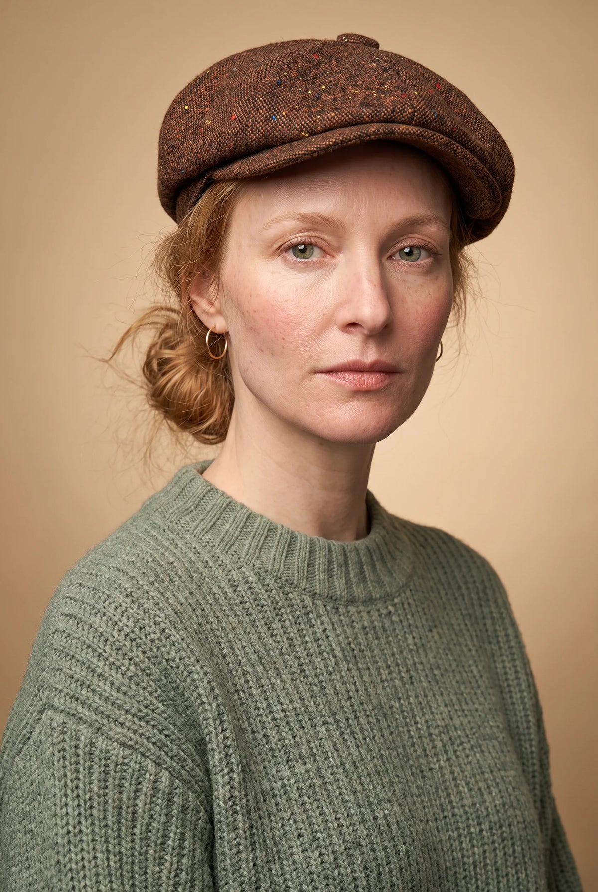 Casquette gavroche femme portée - photo studio
