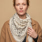 Écharpe femme portée - photo studio