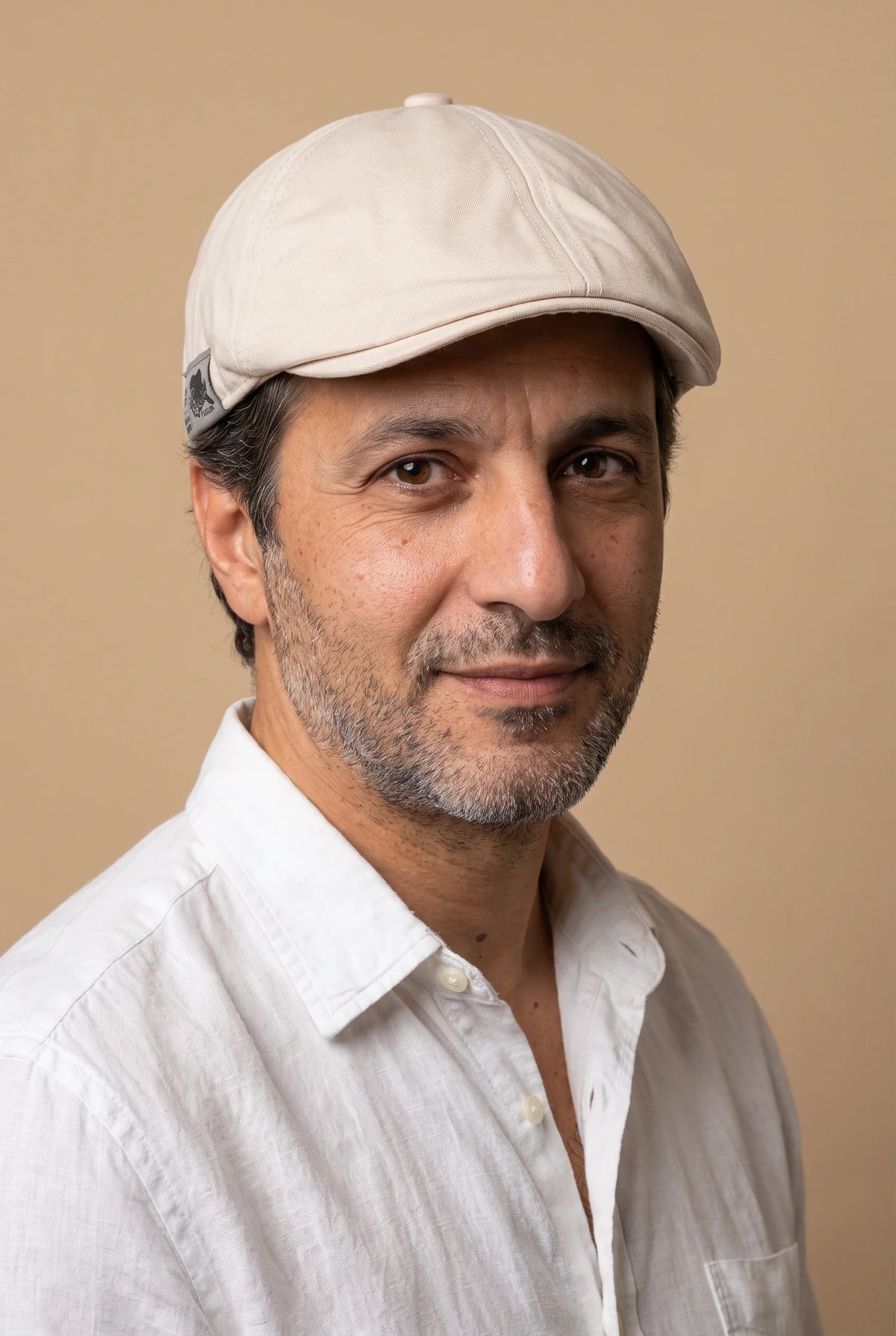 Casquette été portée - photo studio